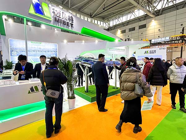 参展用户了解bb贝博中国产品