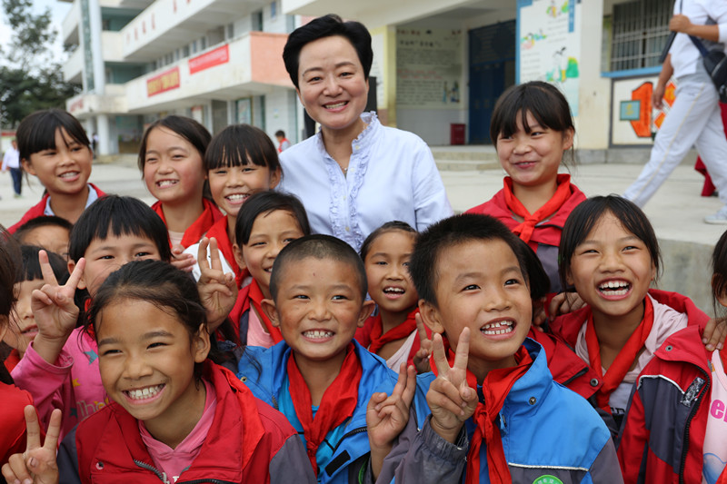 Love helping students-Shenzhen Xingyin Pharmaceutical Co., LTD